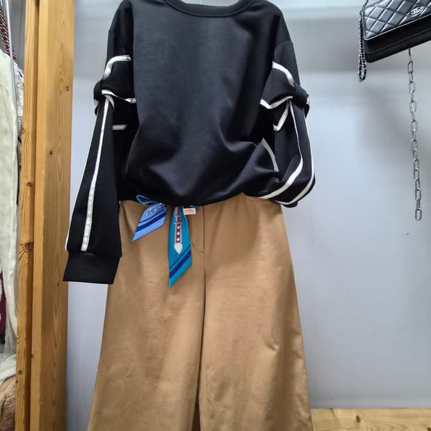 띠어리 리본꼬임 스판 맨투맨. 10month와이드팬츠