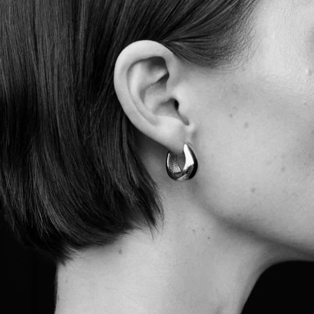 소피부하이 26ss HINGED 후프 귀걸이/실버