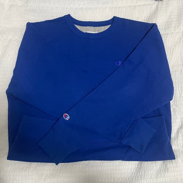 챔피온 파란색맨투맨