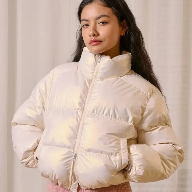 비터셀즈 크롭 푸퍼 글로시 패딩 아이보리 펄