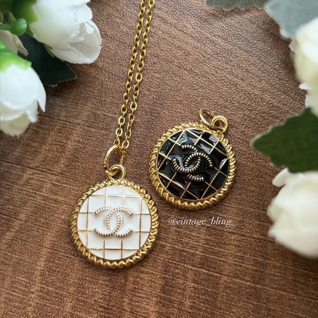 샤넬 격자 그리드 패턴 로고 골드 목걸이