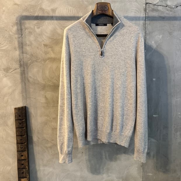 삭스피프스애비뉴 짚업 니트 105