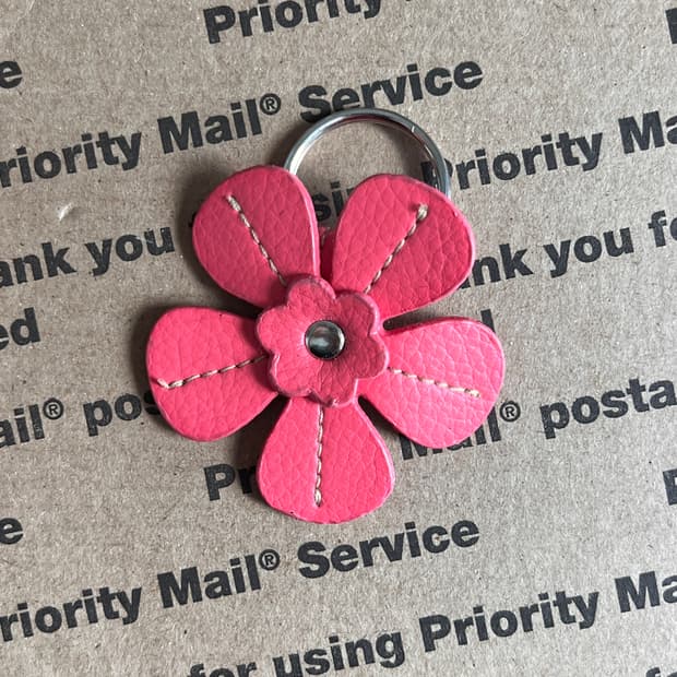 90s vtg Pink Flower Keyring