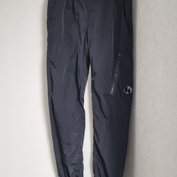 cp컴퍼니 나일론 조거팬츠