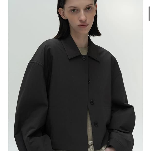 아모멘토 CROP PADDED JACKET