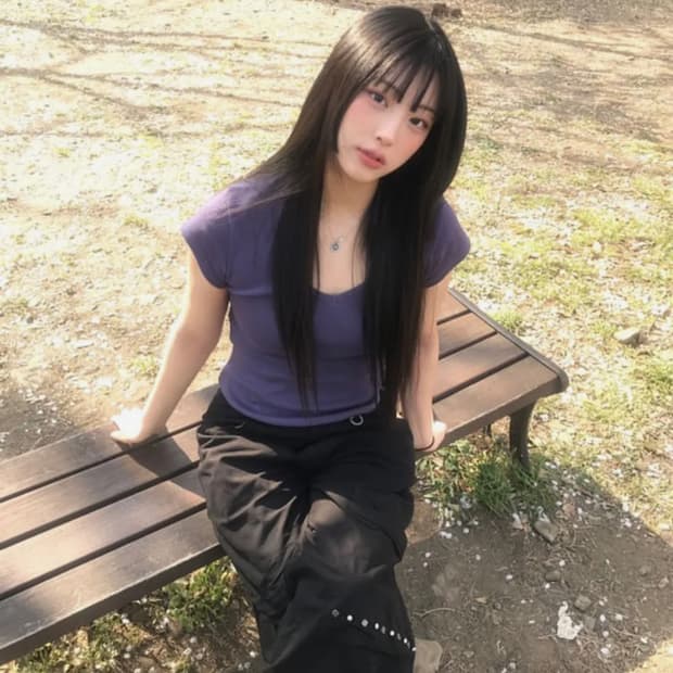 큐리티 브이넥 티셔츠