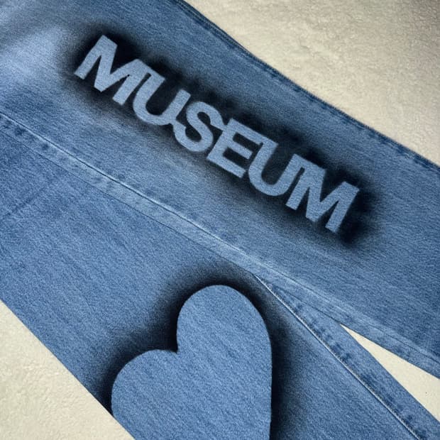 더뮤지엄비지터 프린팅 데님