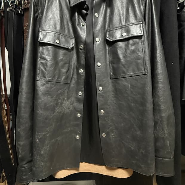 릭오웬스 가죽셔츠 50사이즈 100~105정도