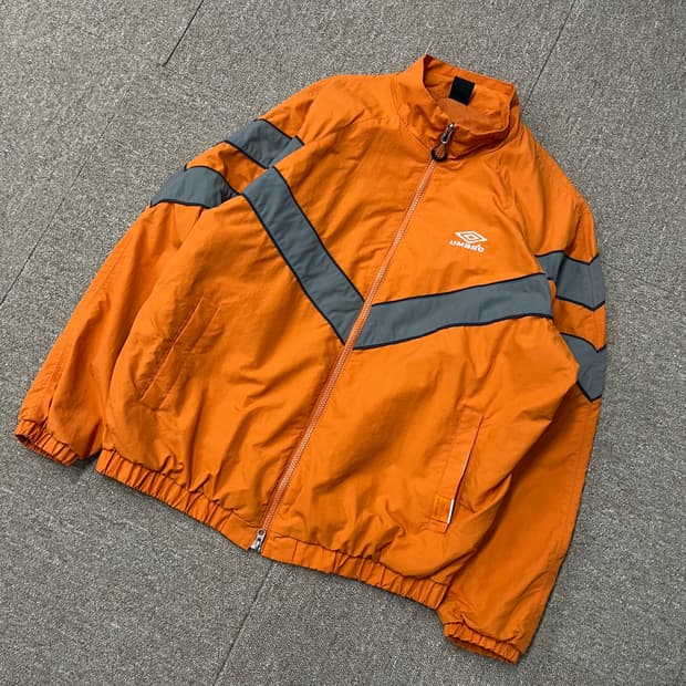 엄브로 ipfu 바람막이 자켓