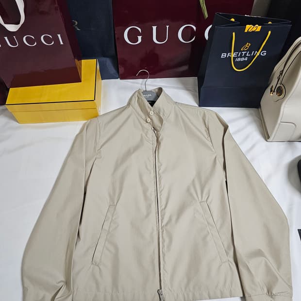 (새상품)프라다 블루종봄버자켓 팝니다