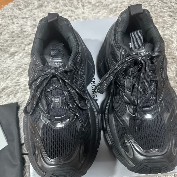 [42] 발렌시아가 10XL 블랙