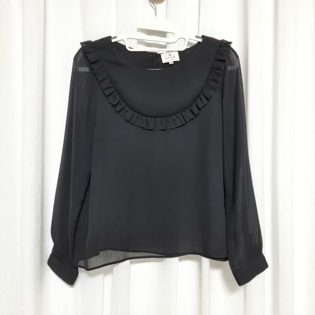 랑방온블루 프릴카라 시스루 블라우스 (55/표기38) 상태최상