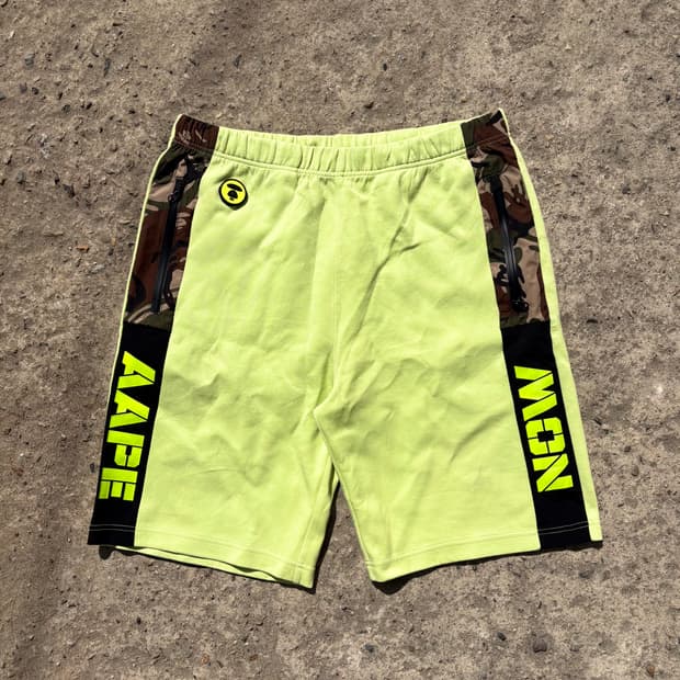 (XL) Aape Now 로고 형광 카모 스웻 숏팬츠