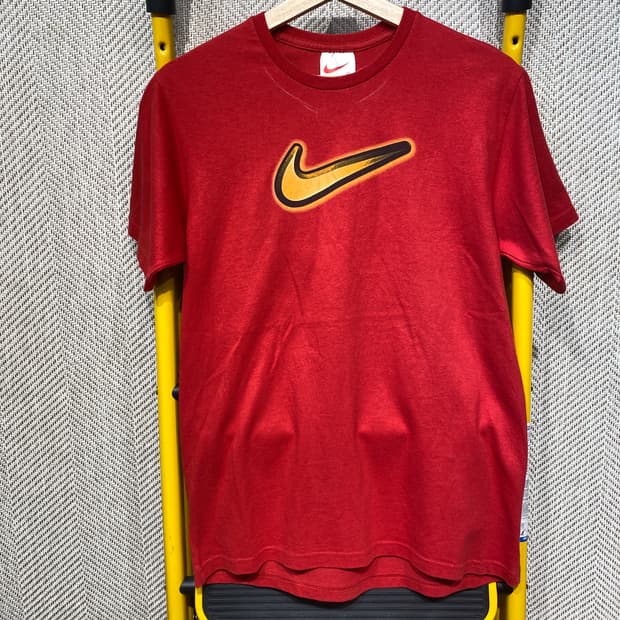 00s 나이키 스우시 티셔츠