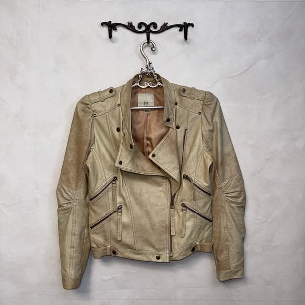 Ivory beige lamb skin shirring zipper jk