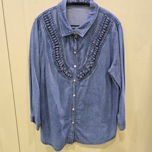 청 데님 셔츠 프릴 장식 긴팔