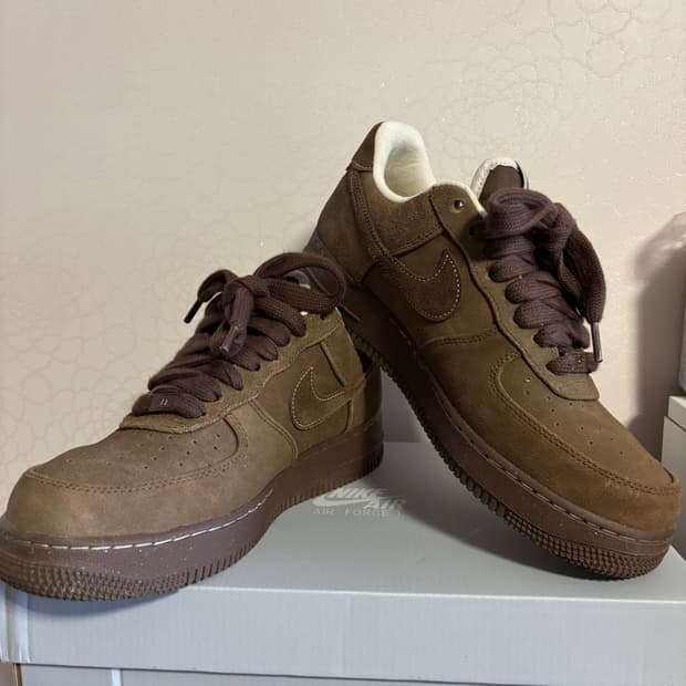 나이키 에어포스 카카오 와우 w280