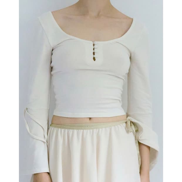 유영샵 스완 버튼 탑 아이보리 티셔츠