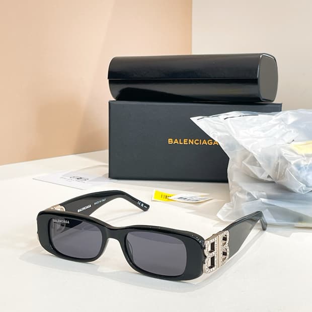 (W) 발렌시아가 다이내스티 렉탱글 선글라스 블랙