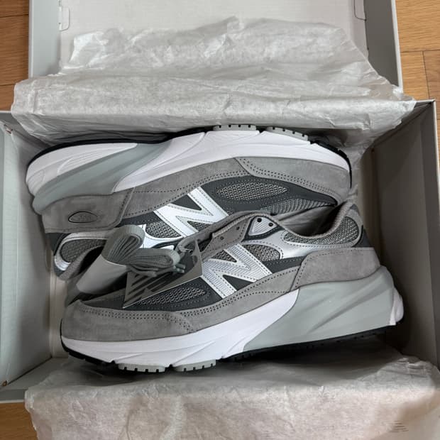 [255] 뉴발란스 우먼스 990 V6 그레이 D 와이드