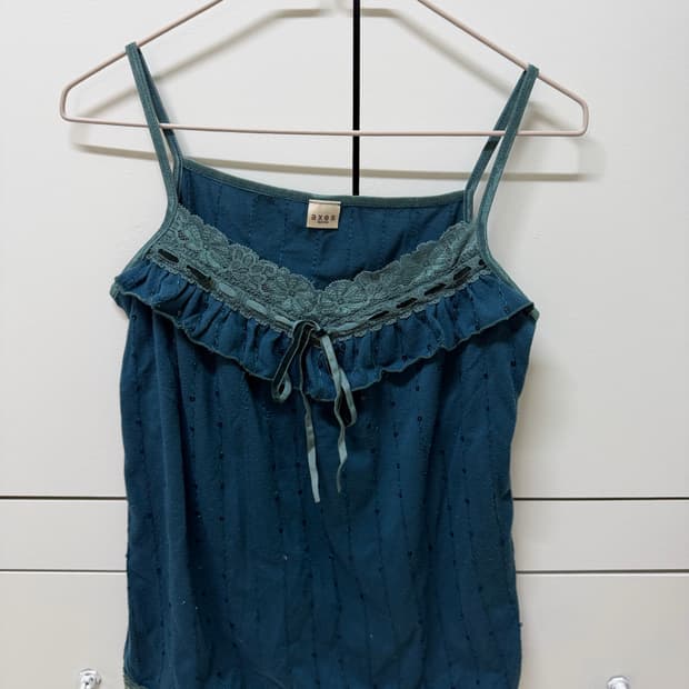 Axes femme sleeveless 엑시즈팜 슬리브리스