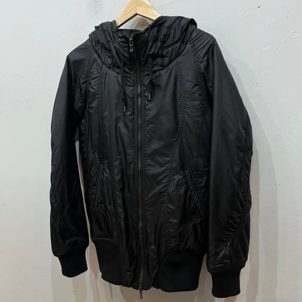 GOA 고아 절개 패디드 봄버 자켓 패딩