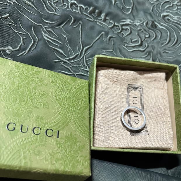 구찌 G 반지 17호 여친과 헤어져 싸게 팝니다. 