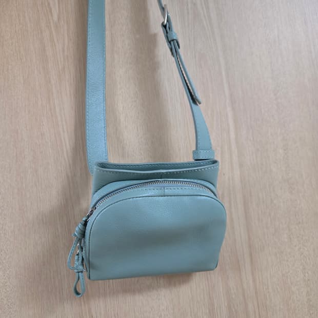 일본 도쿄 마더하우스 크로스백