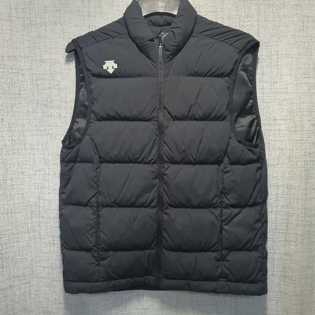 데상트 스노우 러닝 덕다운 패딩 조끼 