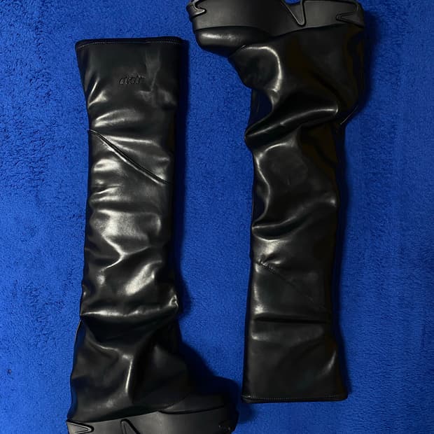 DaphneLab 블랙 레더 롱부츠