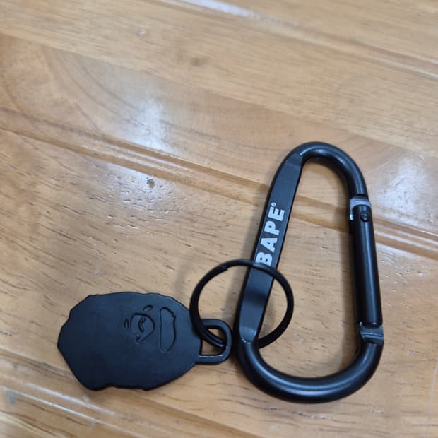 베이프 카라비너 키링