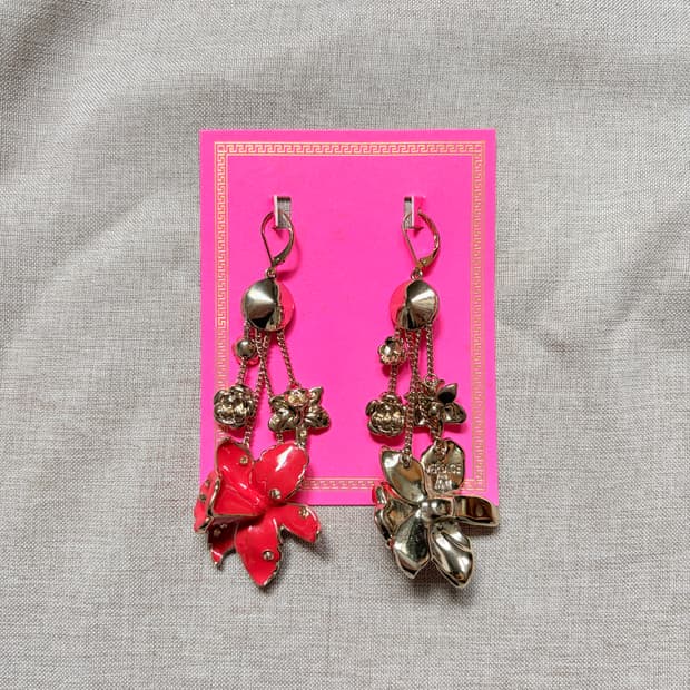 Versace for H&M 콜라보 플라워 드롭 귀걸이 한정판