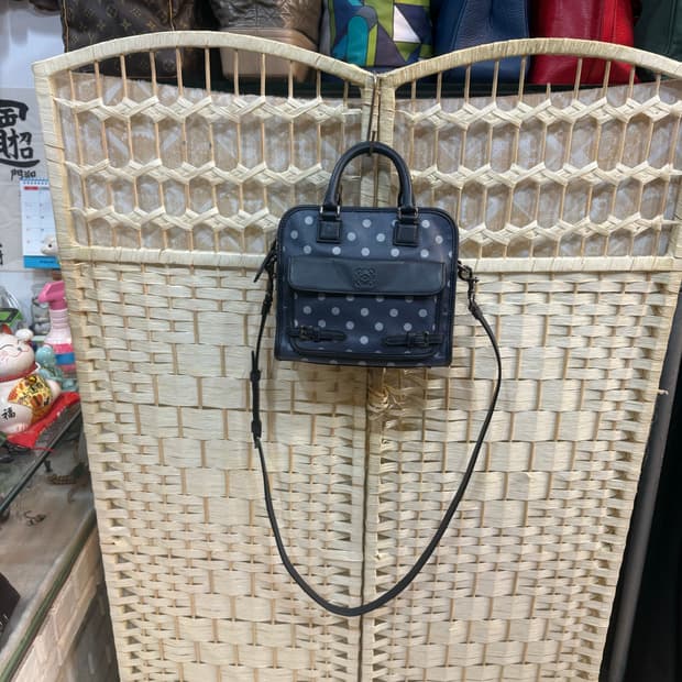 정품 로에베 크루즈 2way백 팝니다