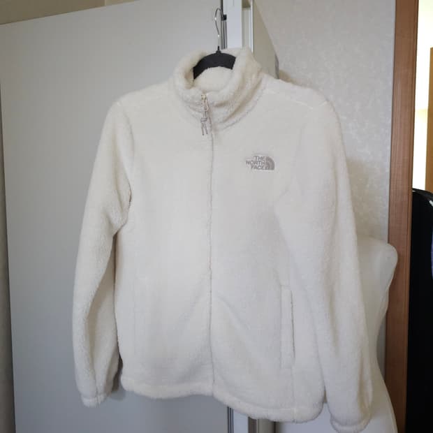 노스페이스 아이보리색 뽀글이 플리스