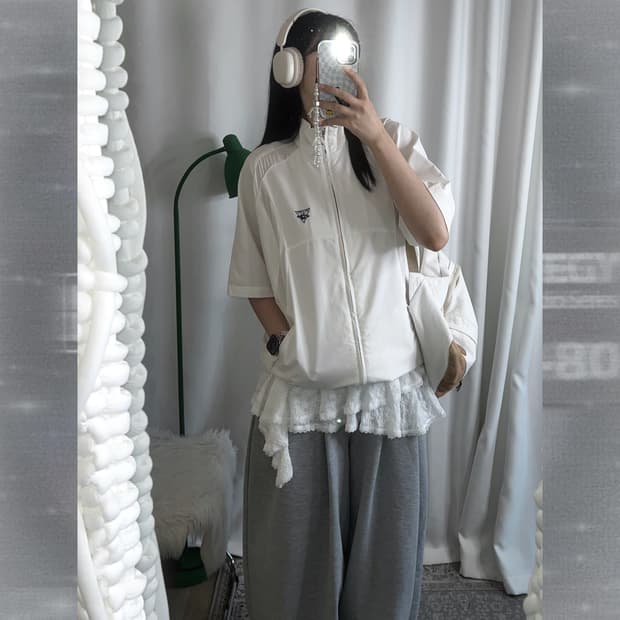 화이트 오버핏 반팔 바람막이 집업 자켓