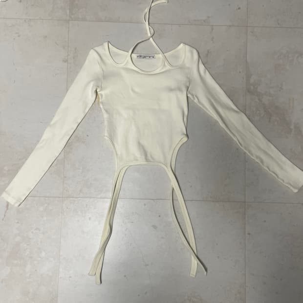 sllow garments 니트 탑