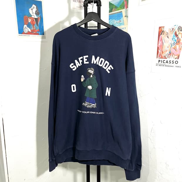 아웃스탠딩 빅프린팅 맨투맨