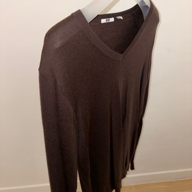 유니클로 브이넥니트 울100 M (cos,arket,lfm)