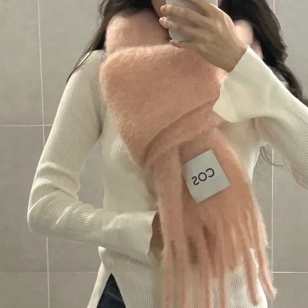 COS 코스 아크네맛 오버사이즈 모헤어머플러 