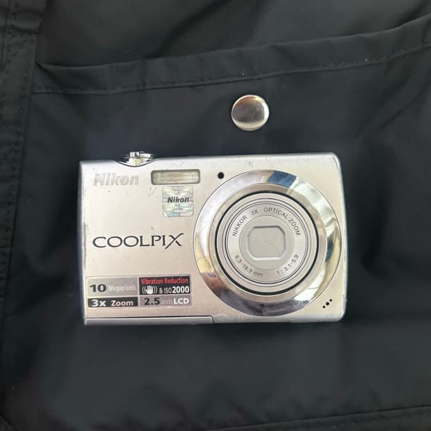니콘 쿨픽스 s220