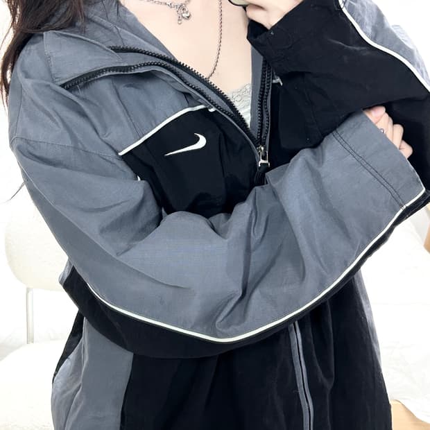 나이키ACG 배색 올드스쿨 바람막이