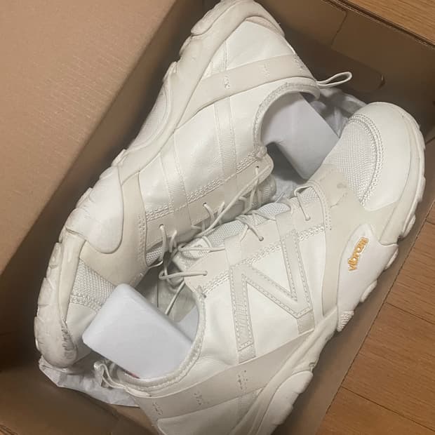 275) 이세이미야케 뉴발란스 MT10O 화이트