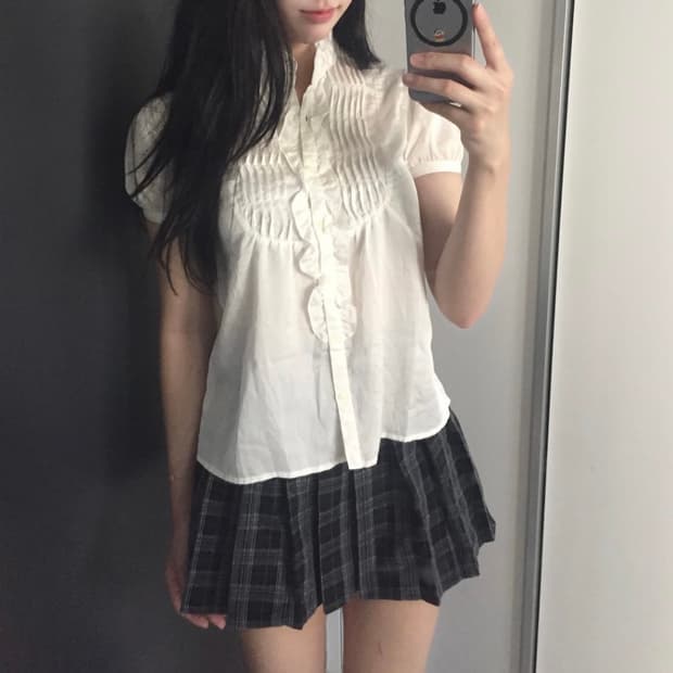 Patty perry 히메가루 공겜여주 프릴 반팔 블라우스