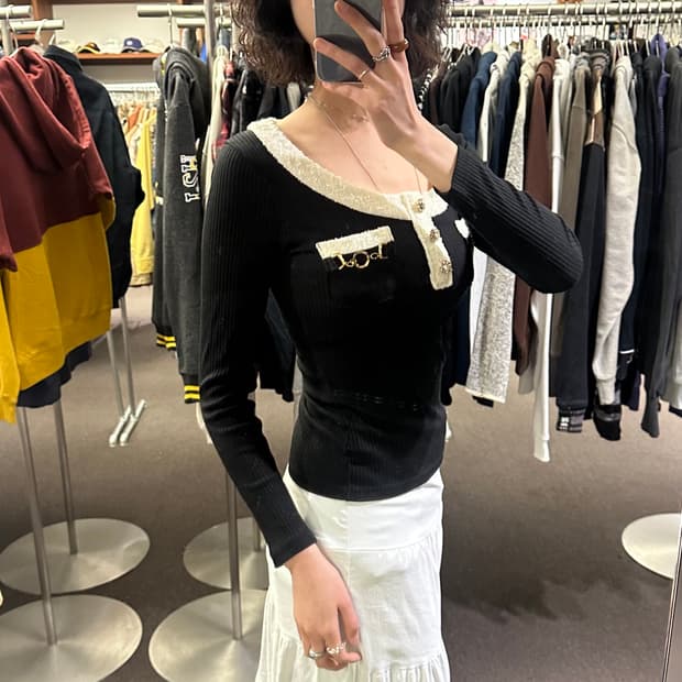 OS)Japanese vintage 여성 큐빅 버튼 블랙 니트 롱슬리브