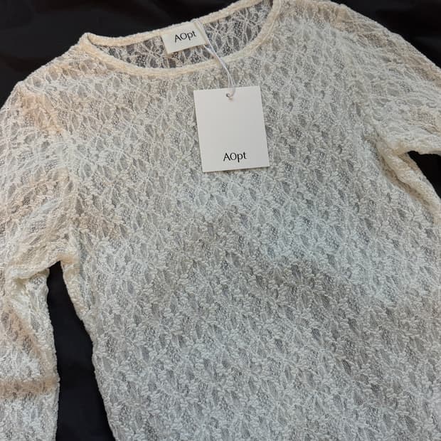 아옵트 레이스 시스루 탑 LACE SEE THROUGH TOP