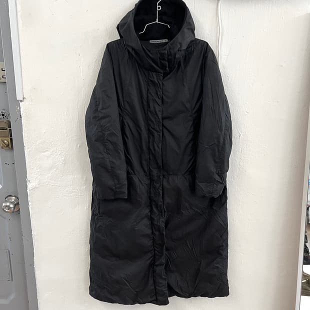 트랜짓 크링클 패딩 롱코트