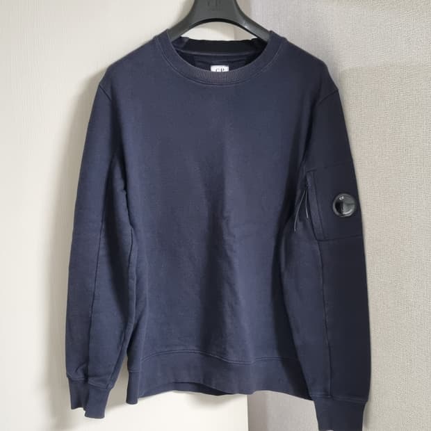 cp컴퍼니 렌즈 맨투맨