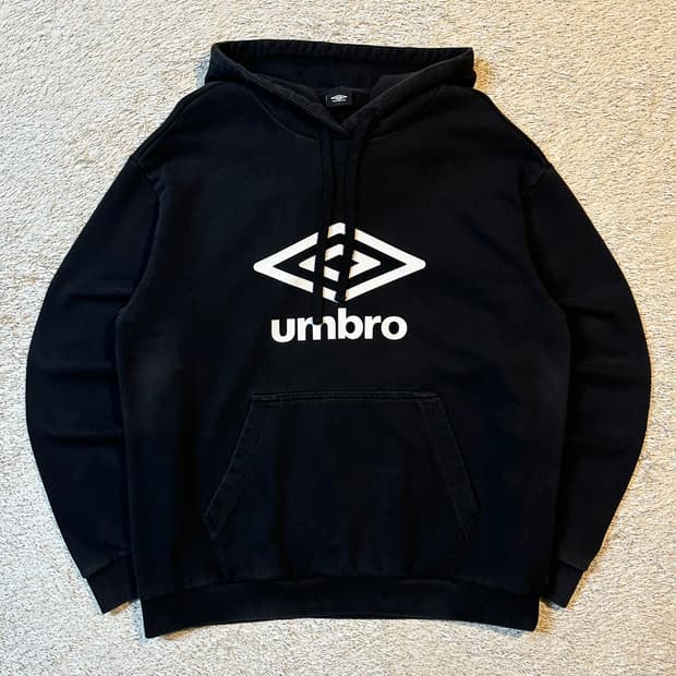 엄브로 UMBRO 빅로고 후드티 블랙