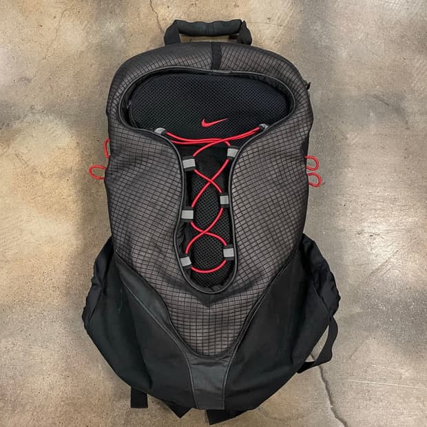 00‘s Nike backpack