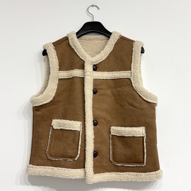 [새상품] 스웨이드 뽀글이 조끼집업